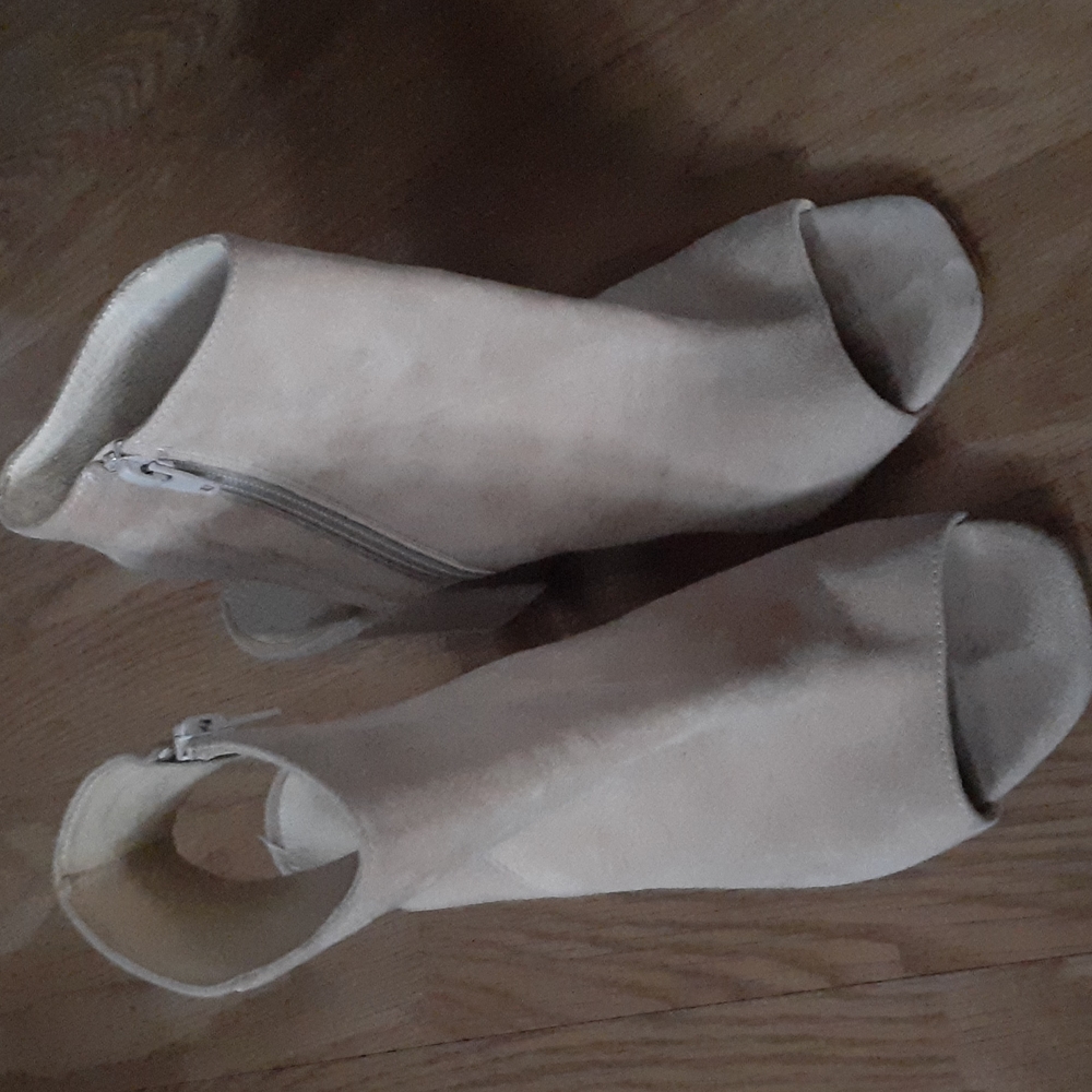 Mercanti Florentini Tan Suede Open Toe Heels sz 8